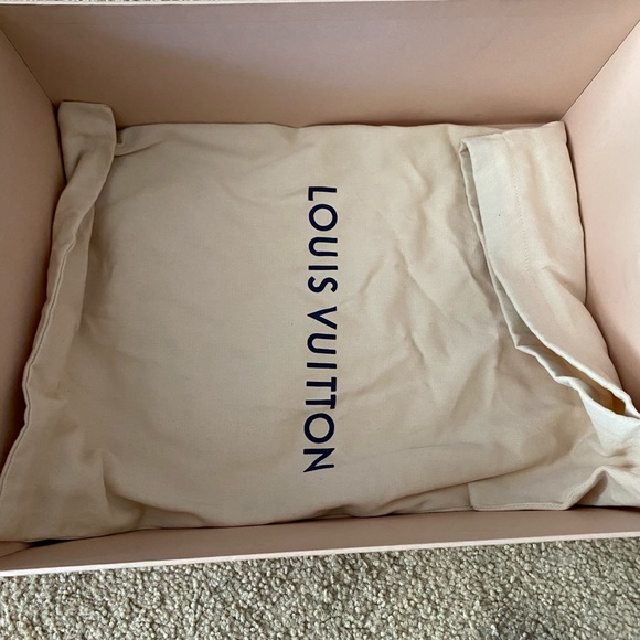 Women’s Louis Vuitton size 8 - Picture 7 of 8